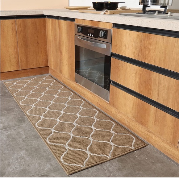COSY HOMEER 23.6x71 Inch Kitchen Rug Mats Made of 100% Polypropylene Beige. - Picture 1 of 7